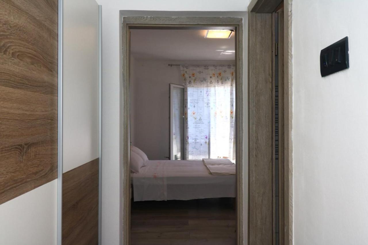 בטינה Apartmani Mikin מראה חיצוני תמונה