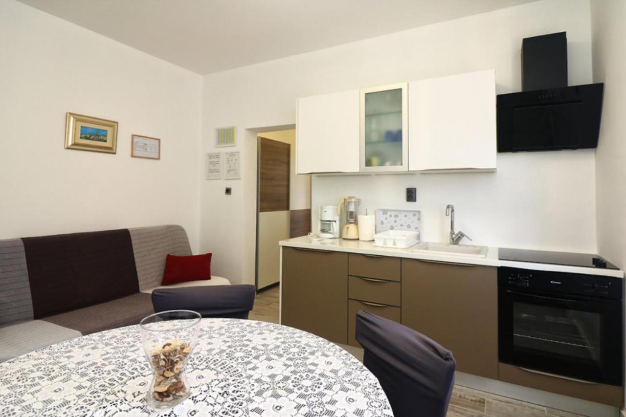 בטינה Apartmani Mikin מראה חיצוני תמונה