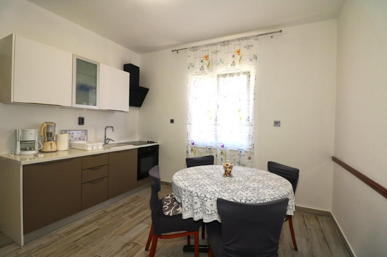 בטינה Apartmani Mikin מראה חיצוני תמונה