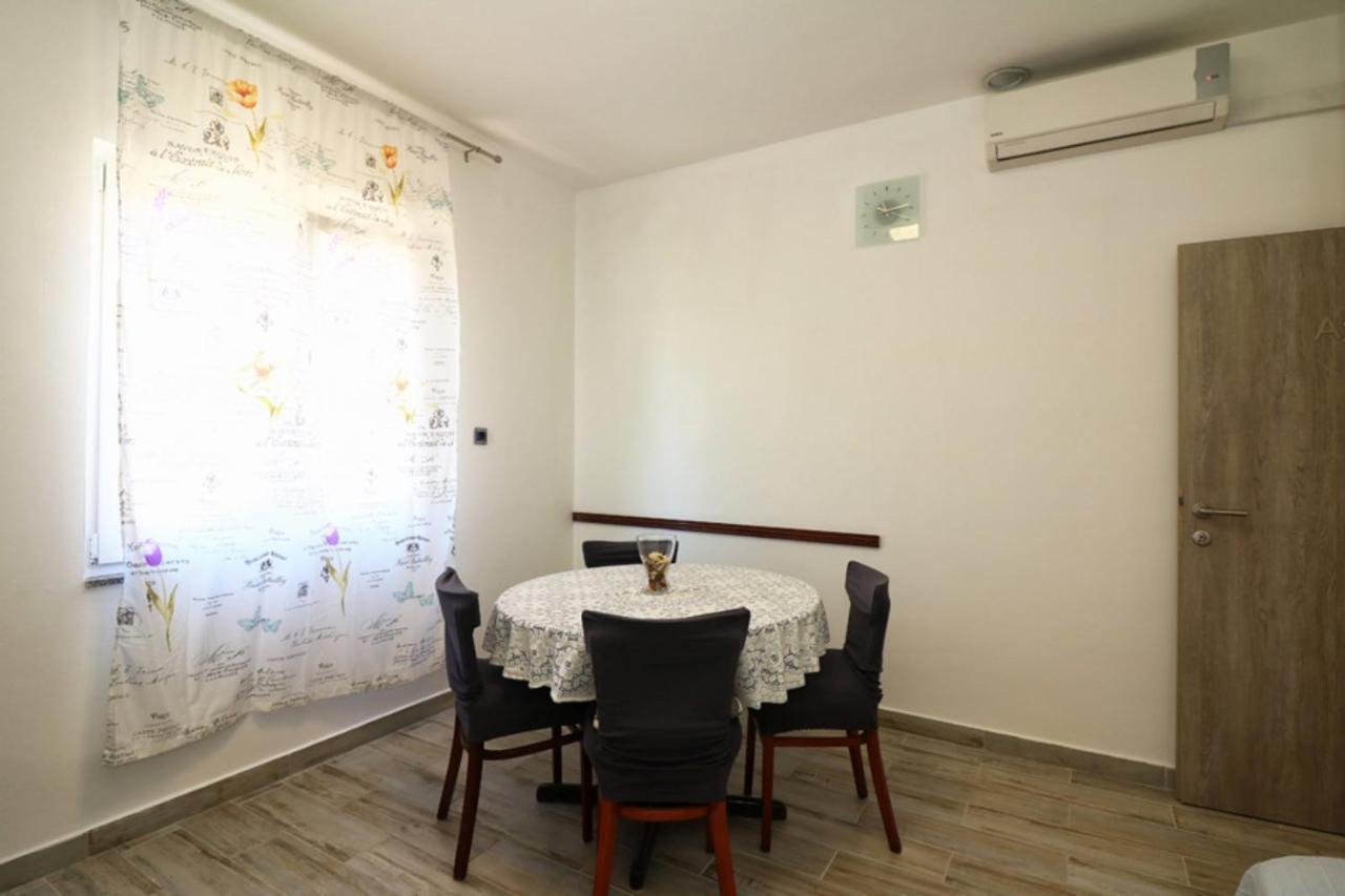 בטינה Apartmani Mikin מראה חיצוני תמונה