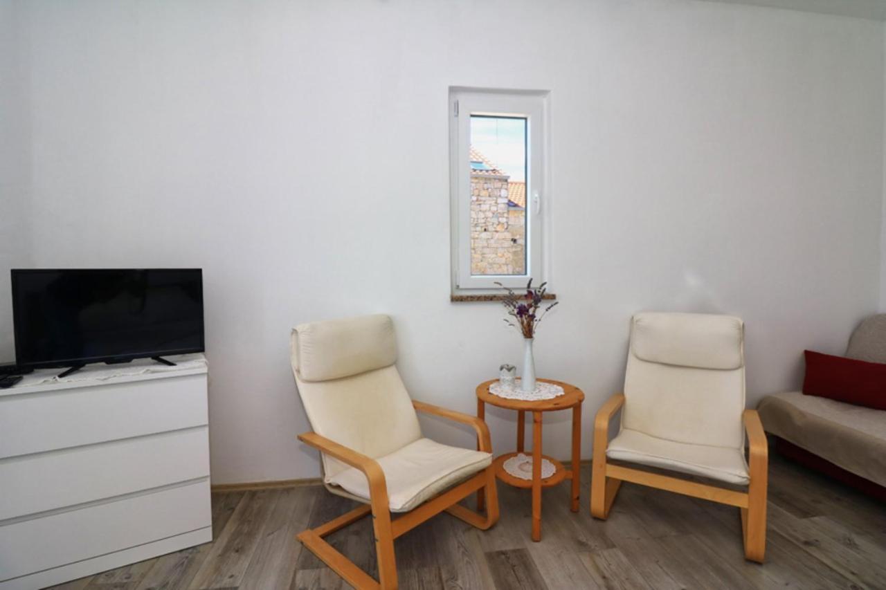 בטינה Apartmani Mikin מראה חיצוני תמונה