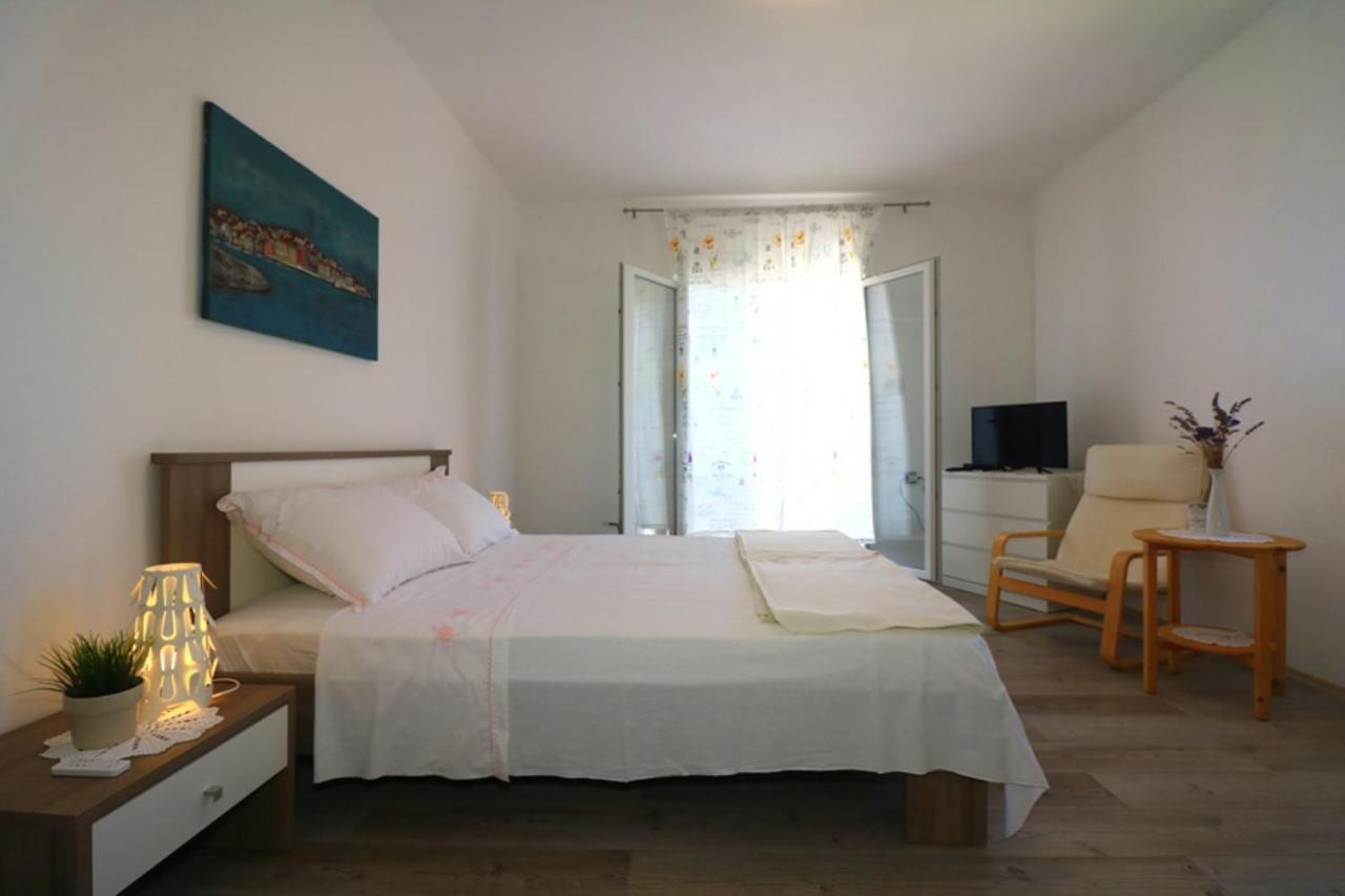 בטינה Apartmani Mikin מראה חיצוני תמונה