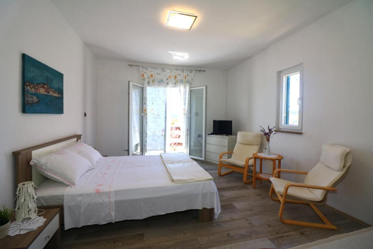 בטינה Apartmani Mikin מראה חיצוני תמונה