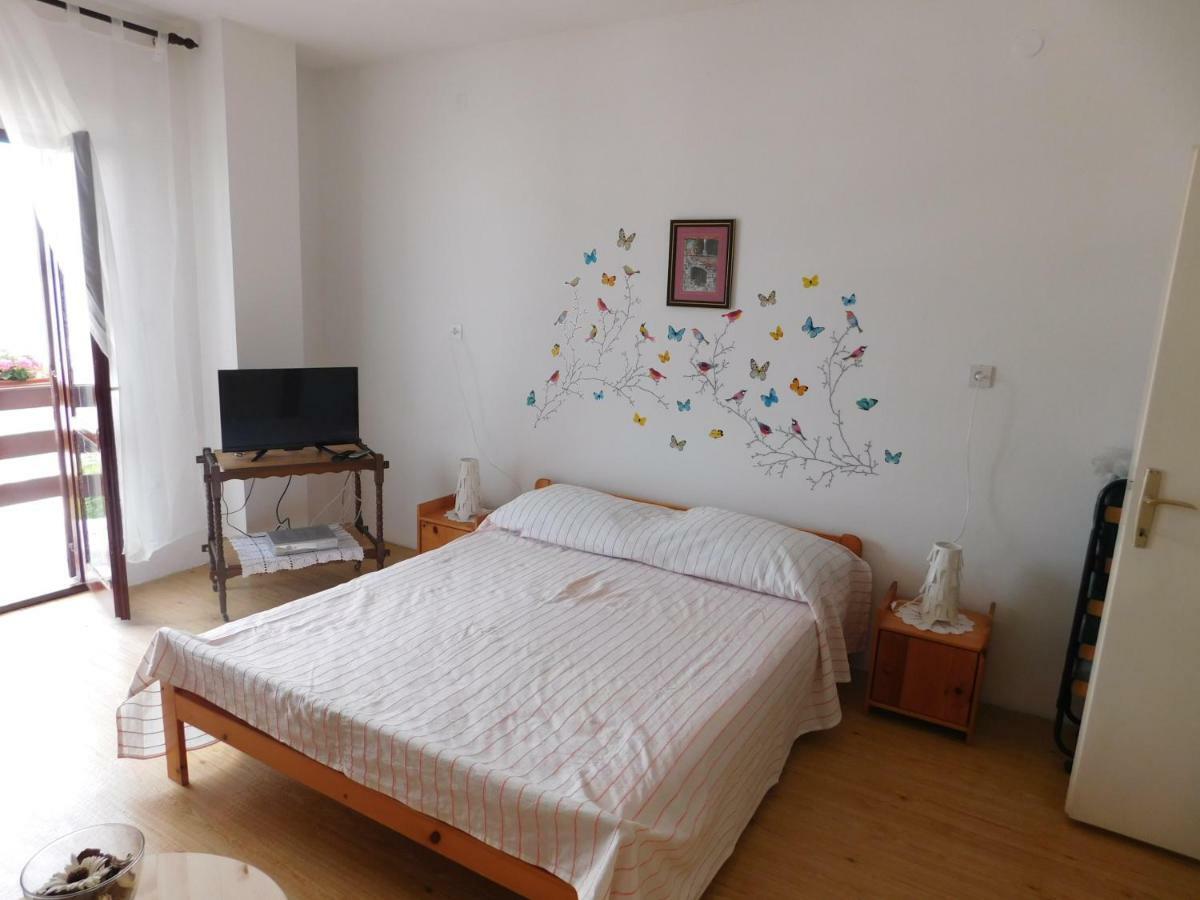בטינה Apartmani Mikin מראה חיצוני תמונה