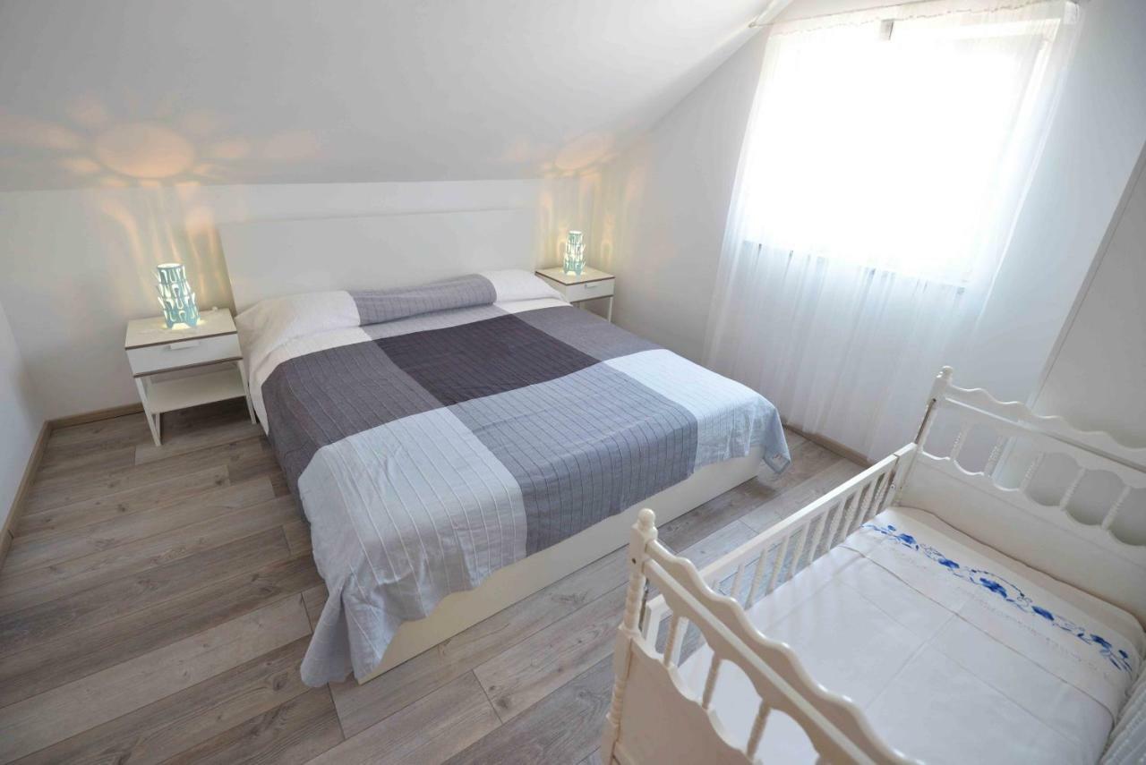בטינה Apartmani Mikin מראה חיצוני תמונה